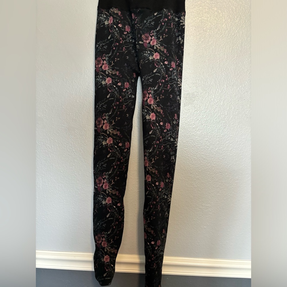 Reversible floral leggings